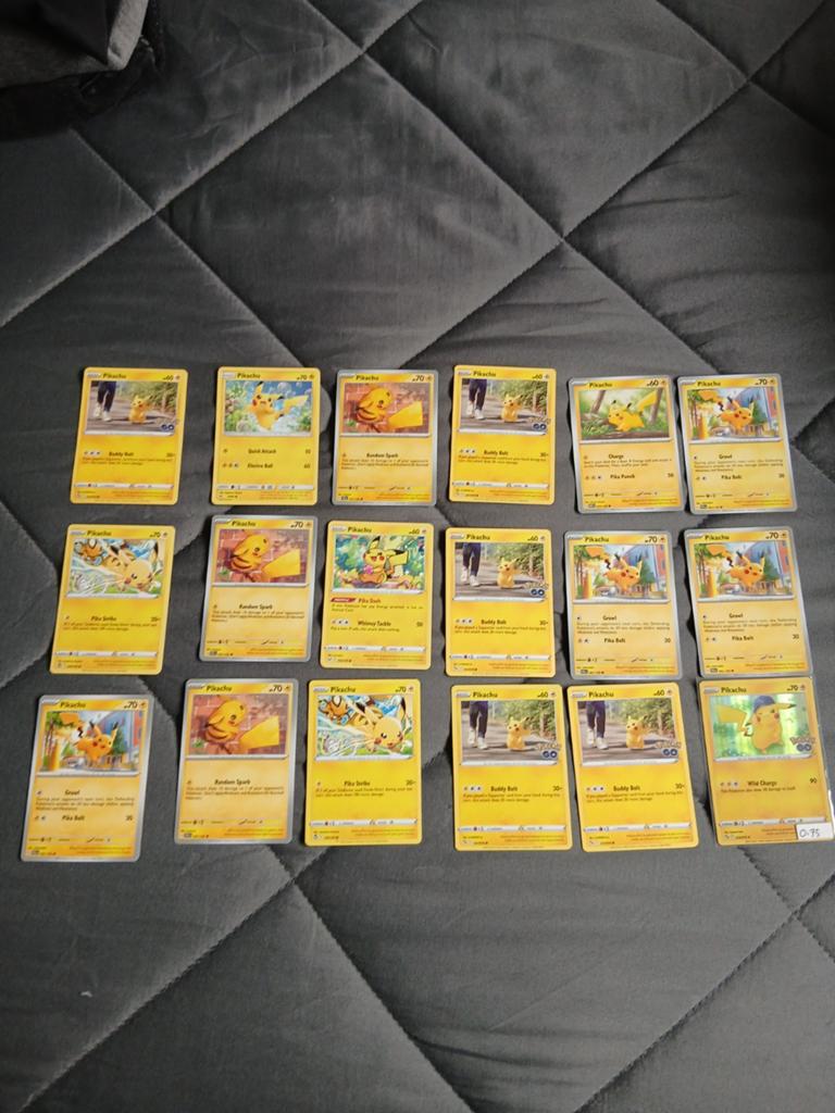 18 pikachu pokemon kaarten, Ophalen of Verzenden