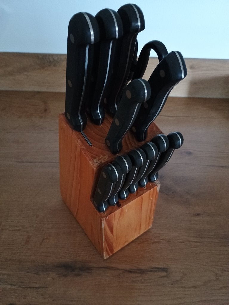 Te koop: 12 delige messenset, Ophalen, Overige materialen, Gebruikt, Bestekset