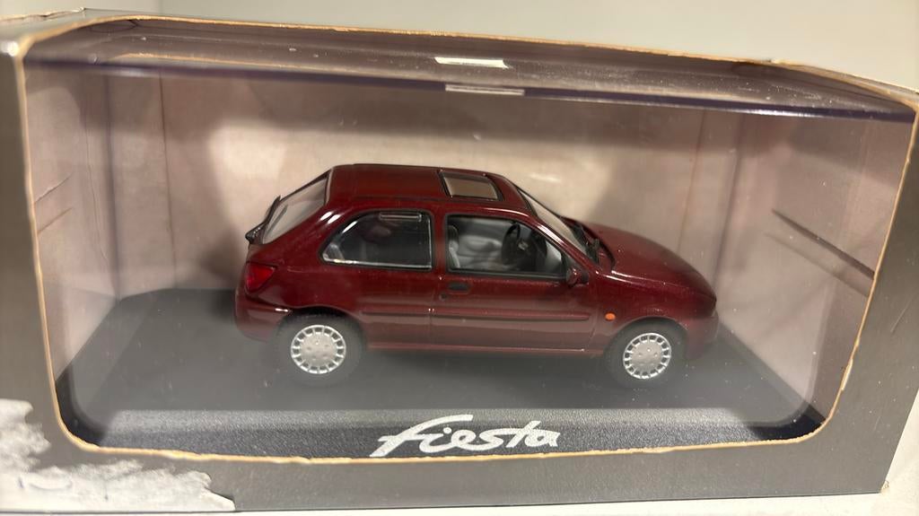 Ford fiesta red minichamps 1.43, Auto, Ophalen of Verzenden, MiniChamps, A