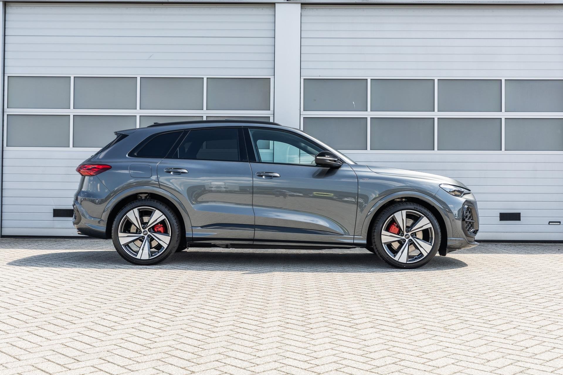 Audi Q5 2.0 e-hybrid 367pk quattro S edition Competition | P, Auto's, Audi, 12 maanden, 4 cilinders, 150 min, Bedrijf