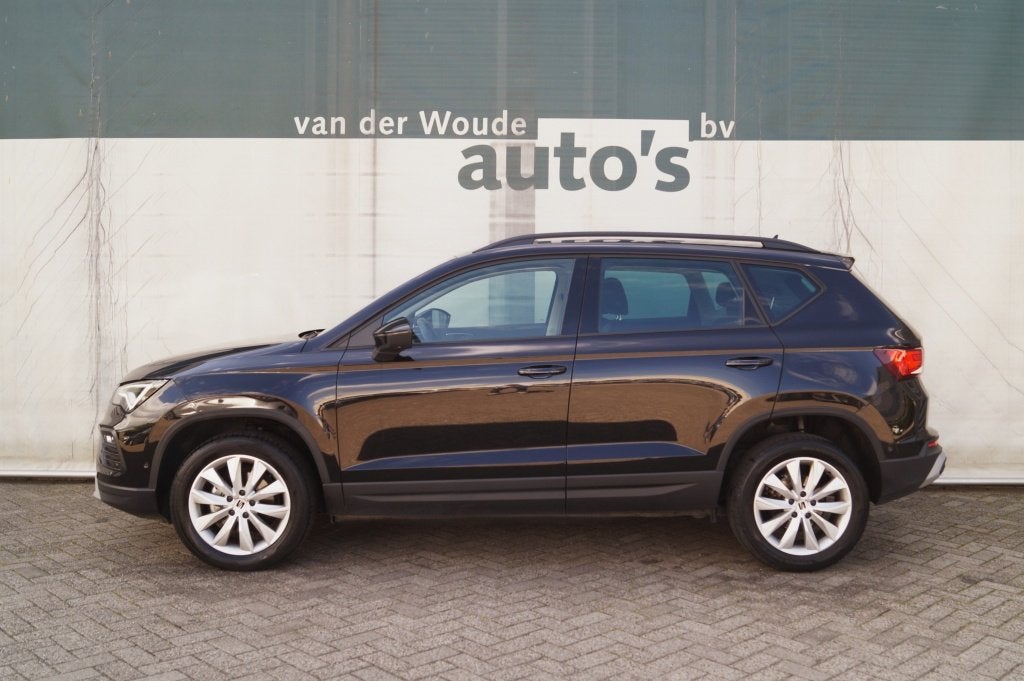 SEAT Ateca 1.0 TSI 115pk Style Business Intense -LED-ECC-PDC, Auto's, Voorwielaandrijving, Dealer onderhouden, Stof, Gebruikt