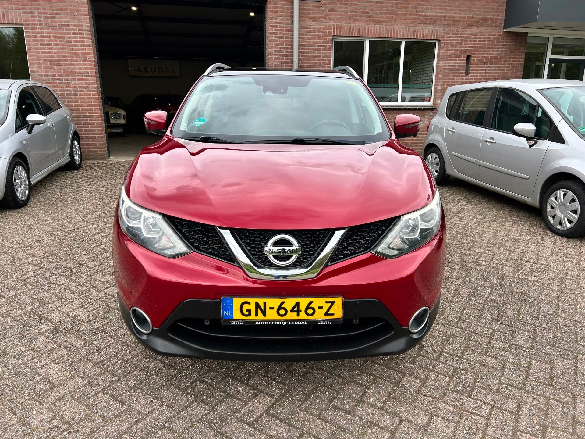 Nissan Qashqai 1.6 Connect Edition // Camera’s // Panorama, Voorwielaandrijving, 1618 cc, Gebruikt, Euro 6