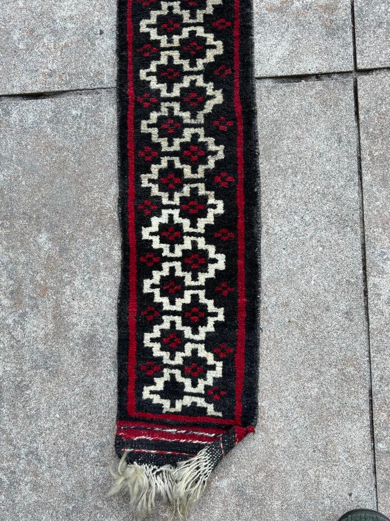 Perzische loper 157 x 16 cm - Handgeknoopt, Minder dan 50 cm, Gebruikt, Zwart, Ophalen of Verzenden