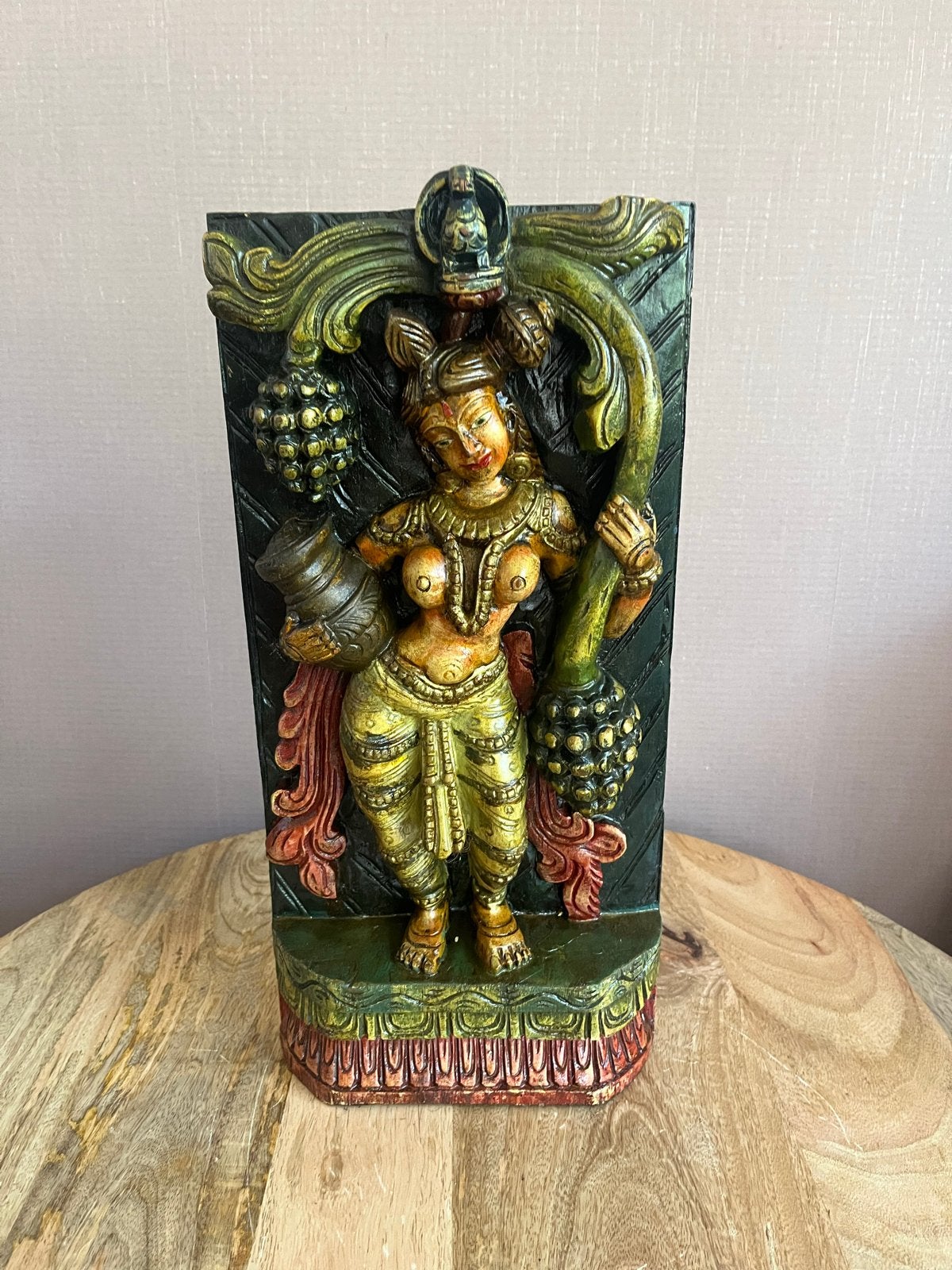 Vintage Houten Beeld van Vrouw met Druiven, Antiek en Kunst, Ophalen