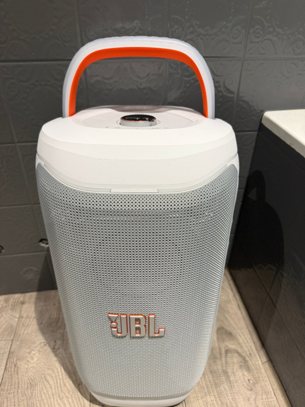 Jbl partybox 130 wit nieuw, 150 watt of meer, Bluetooth, JBL, Party speaker
