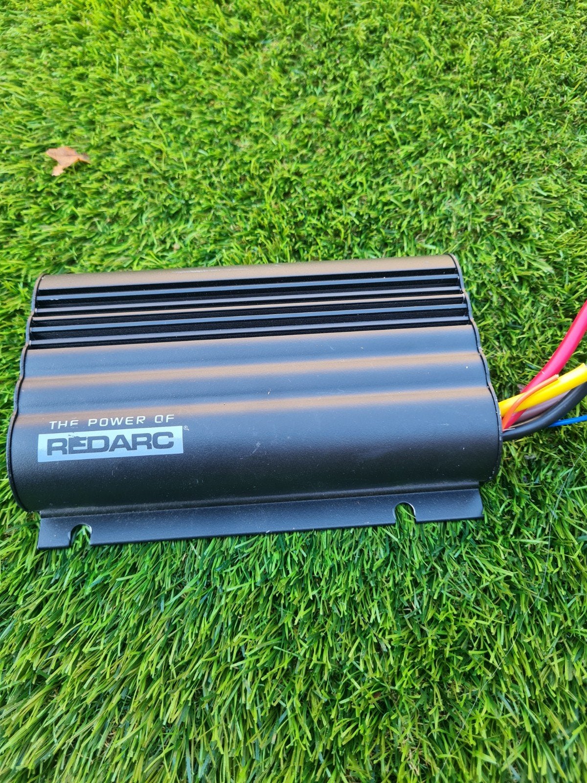 Redarc BCDC1225D 12V 25A DC/DC acculader/omvormer, Gebruikt, Universele onderdelen