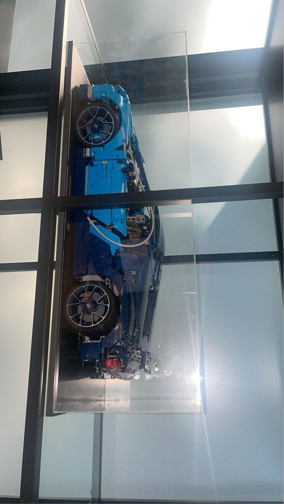 Lego Technic Bugatti Chiron 42083, Ophalen, Zo goed als nieuw