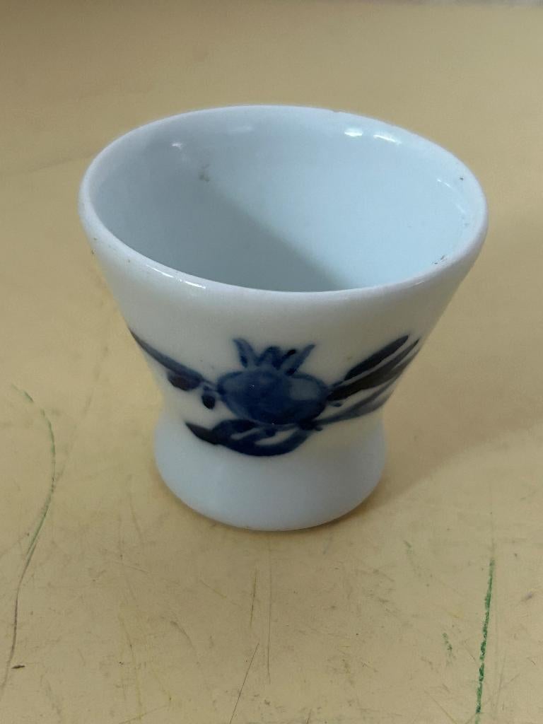 Japans porseleinen sake-kopje (guinomi of ochoko), Overige typen, Ophalen of Verzenden, Zo goed als nieuw, Overige stijlen