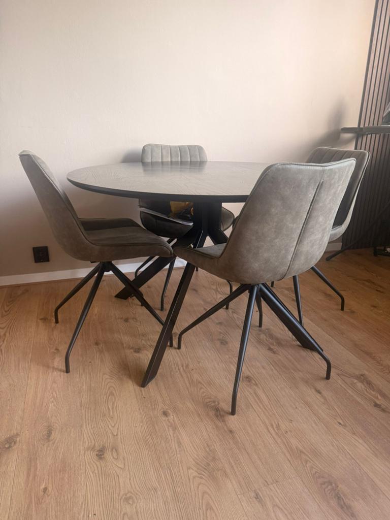 WOOOD Tablo ronde eettafel + 4 stoelen, Ophalen, 100 tot 150 cm, Rond, Zo goed als nieuw