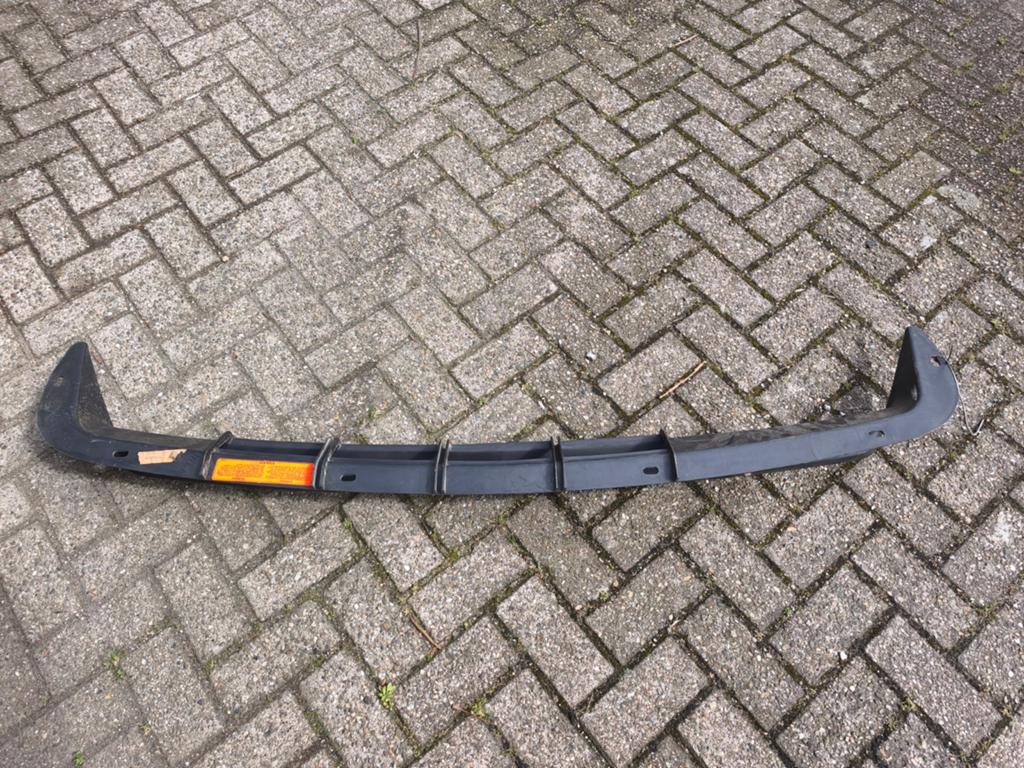 Originele Volvo 240 voorspoiler - Part No. 1304101, Ophalen, Gebruikt, Voor, Volvo
