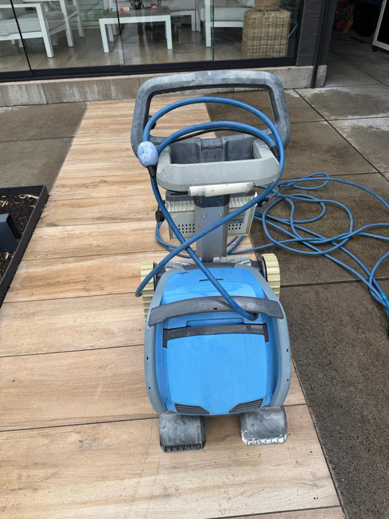 Dolphin M600 Zwembadrobot - Krachtige Reiniging, Ophalen, Gebruikt, Overige typen