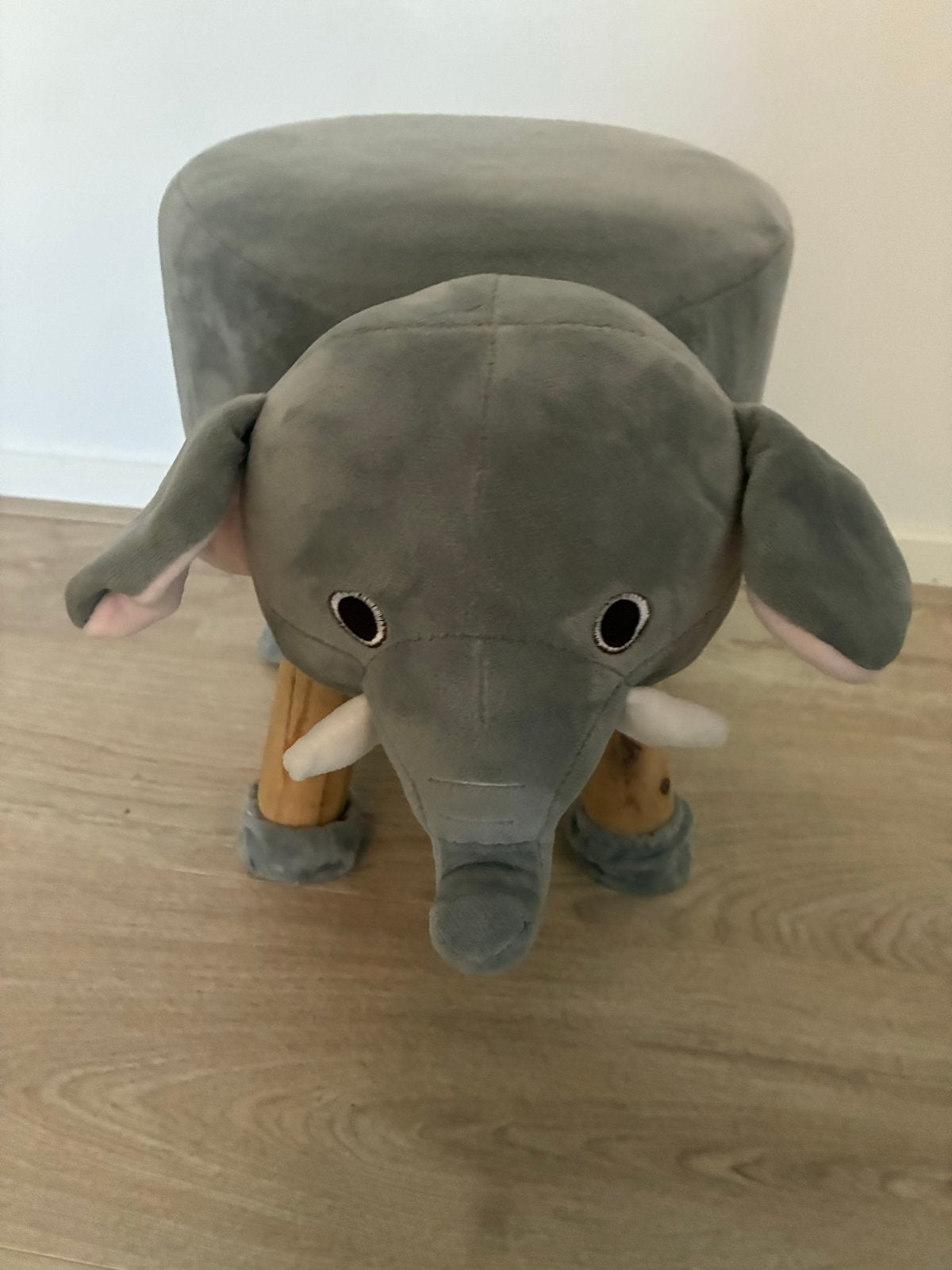 Leuke olifant poef/krukje voor de kinderkamer, Ophalen of Verzenden, Zo goed als nieuw, Hout