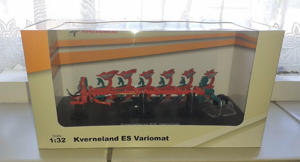 Kverneland ES Variomat ploeg - UH, Hobby en Vrije tijd, Modelauto's | 1:32, Ophalen of Verzenden, Nieuw, Tractor of Landbouw, Overige merken