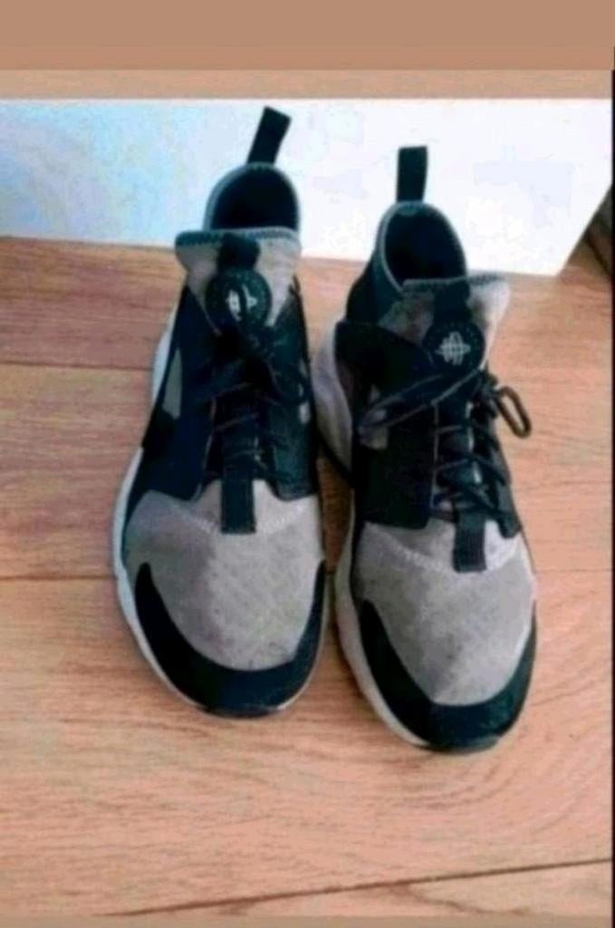 Nike Huarache schoenen, Nike, Ophalen of Verzenden, Sneakers of Gympen, Zo goed als nieuw