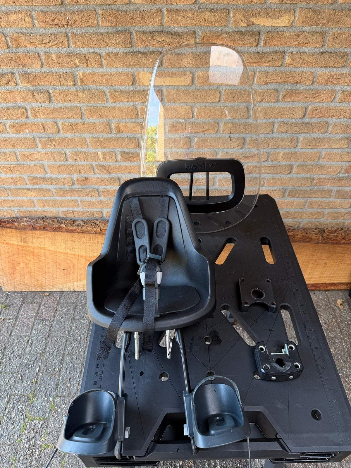 Bobike Mini One Black voorzitje met windscherm, Fietsen en Brommers, Fietsaccessoires | Fietsstoeltjes, Ophalen, Voetsteuntjes
