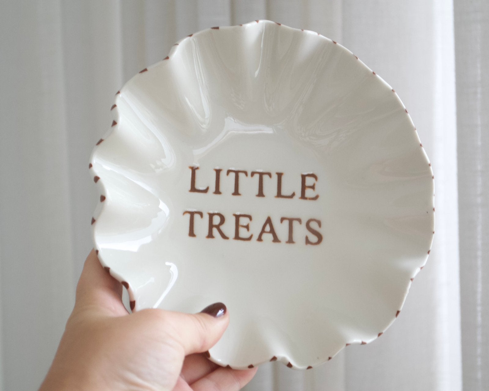 Schaaltje keramiek little treats stippen creme/bruin, Nieuw, Ophalen of Verzenden, Modern, Bruin
