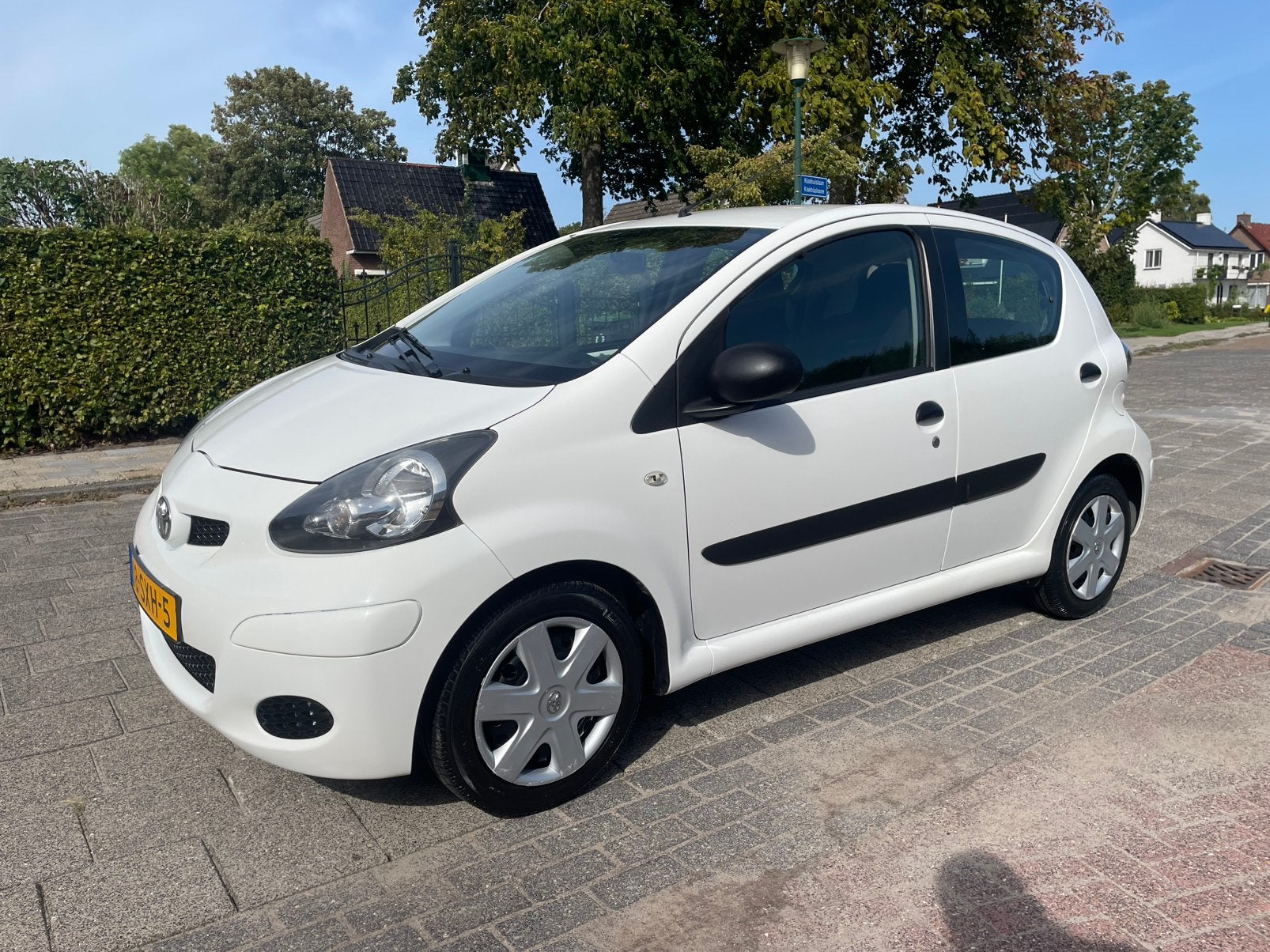 Toyota Aygo 1.0 12V 5DRS 2011 Wit | Airco | 73.000KM!, Auto's, Voorwielaandrijving, Zwart, 4 stoelen, Handgeschakeld