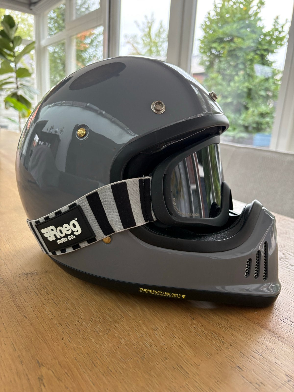 Shoei Ex-Zero Integraalhelm Grijs met Roeg Bril, M, Integraalhelm, Shoei, Tweedehands