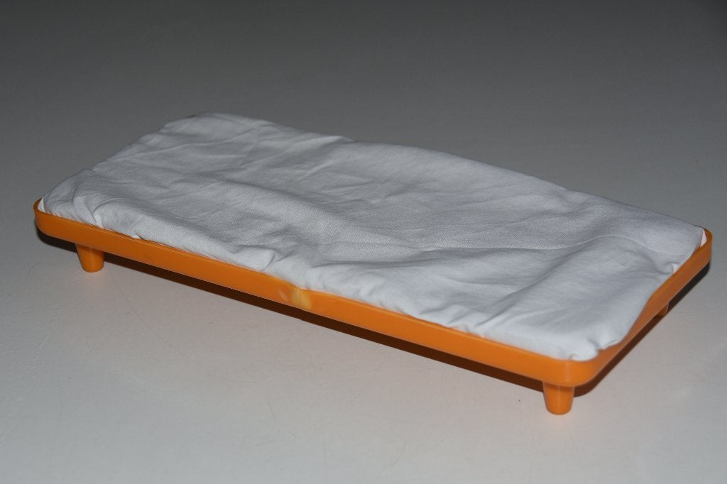 Origineel vintage Barbie poppen bed, Verzamelen, Verzenden, Gebruikt