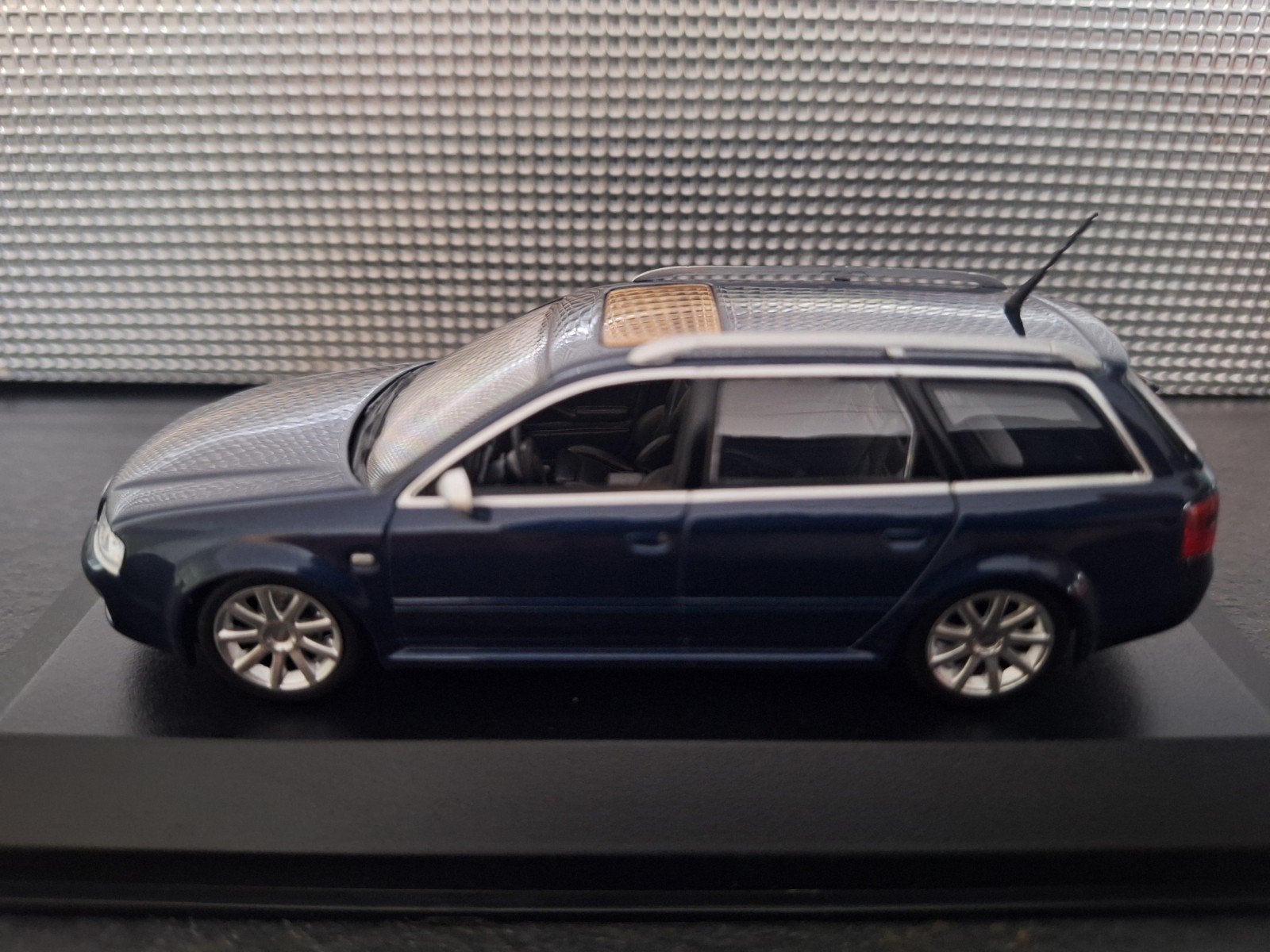 Audi RS6 Avant 2002 Schaal 1:43, Overige merken, Nieuw, Ophalen of Verzenden, Maxichamps