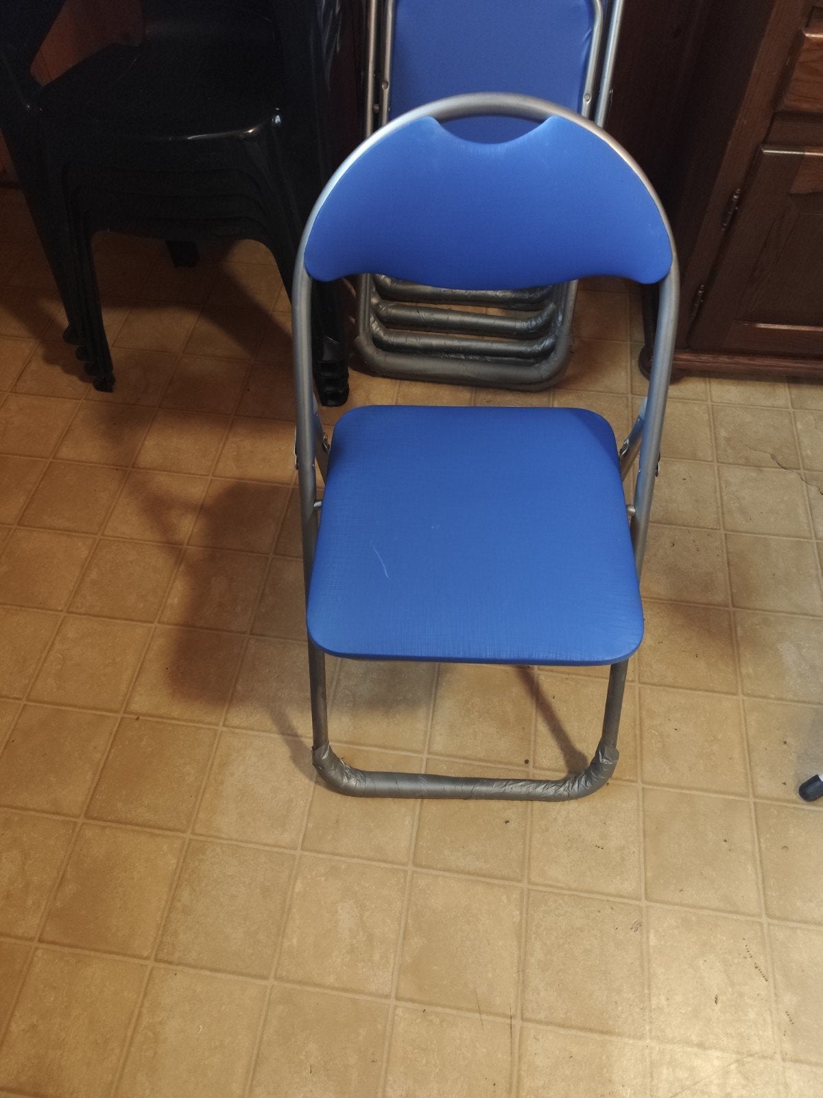 6 blauwe stoelen - alleen ophalen, Huis en Inrichting, Stoelen, Gebruikt, Blauw, Ophalen of Verzenden, Metaal