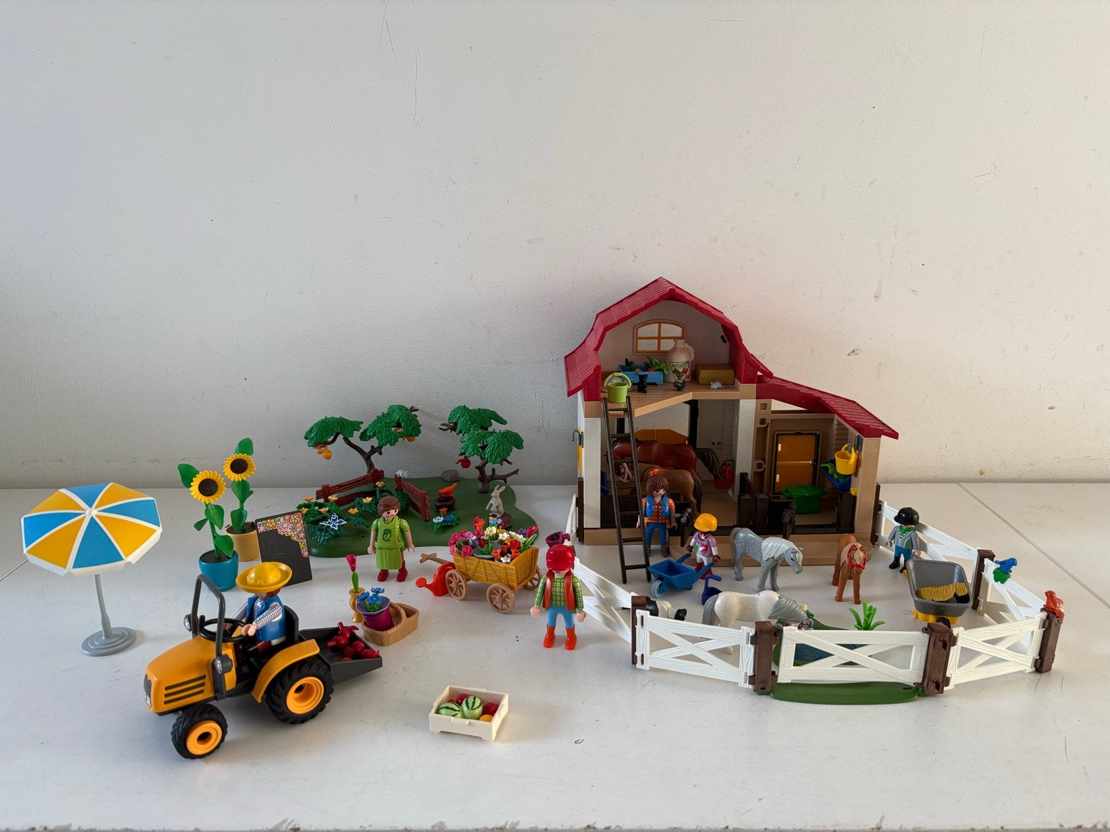 Leuke Playmobil set: boerderij, tractor en bloemenkraam, Ophalen of Verzenden, Gebruikt