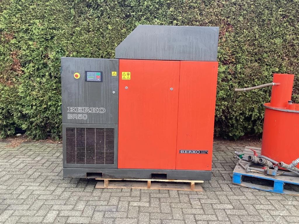Compressor Berko BR 50 - 8 met luchtdroger, Doe-het-zelf en Verbouw, Compressors, Ophalen, Geluidgedempt, Gebruikt, 800 liter/min of meer