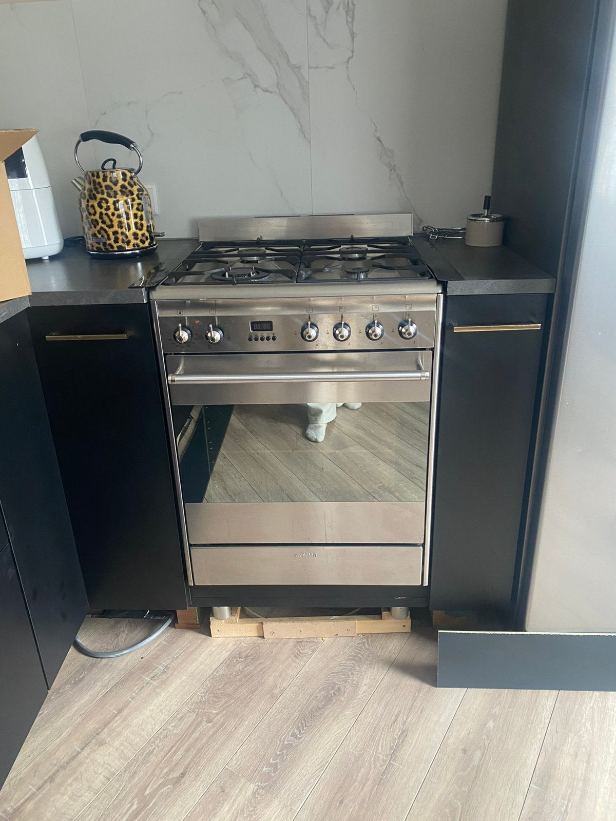 Smeg gasfornuis + oven, Witgoed en Apparatuur, Ophalen, 60 cm of meer, 4 kookzones, Zo goed als nieuw