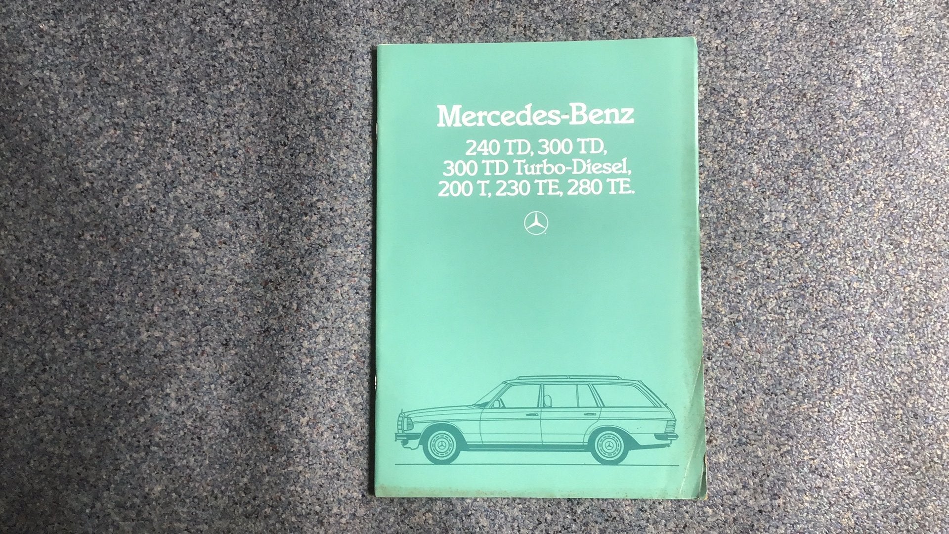 MERCEDES BENZ FOLDER JAREN 1980 240 TD 300 TD 200T 230TE ETC, Ophalen of Verzenden, Gelezen, Mercedes