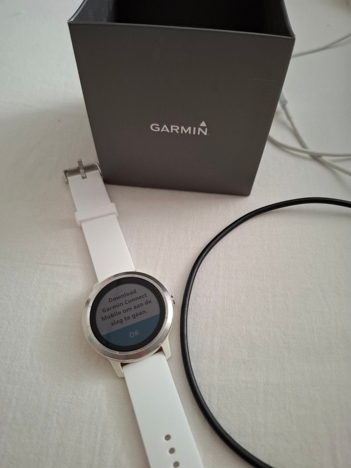 Garmin Vivoactive 3 wit met nieuw bandje en oplaadkabel, Gebruikt, Wit, Garmin, Ophalen of Verzenden