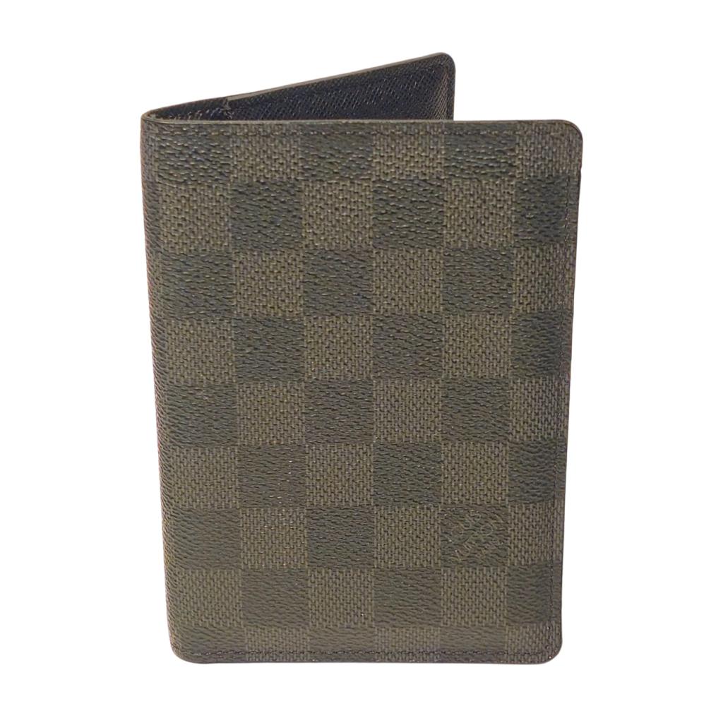 Louis Vuitton Passport Cover Damier Graphite Canvas, Louis Vuitton, Gebruikt, Support@louisvuitton.com, 2 Rue du Pont Neuf
75001 Paris
France
