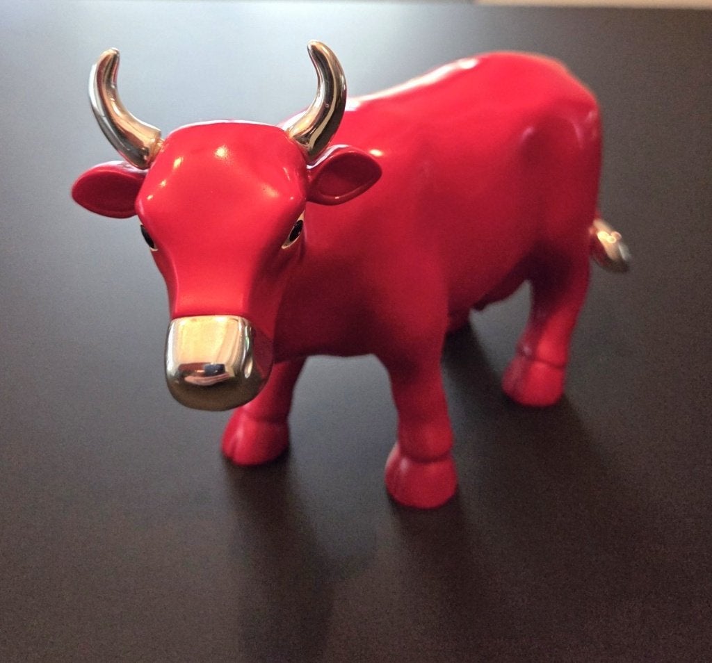 STIER - KERAMIEK - ROOD ZILVEREN ACCENTEN, Ophalen of Verzenden, Zo goed als nieuw, Overige soorten, Beeldje of Figuurtje