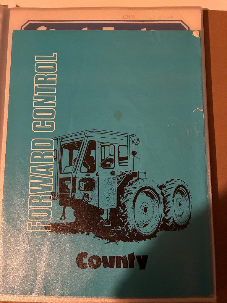 Aantal County trekker tractor folder brochure, Ophalen of Verzenden, Gelezen
