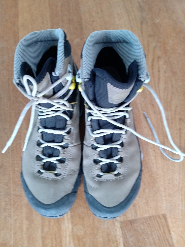 Bergwandelschoenen, Sport en Fitness, Bergsport en Wandelen, Ophalen, Zo goed als nieuw, Schoenen