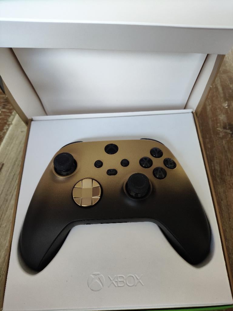 Xbox  controller special edition, Spelcomputers en Games, Spelcomputers | Xbox | Accessoires, Xbox One, Ophalen of Verzenden, Zo goed als nieuw