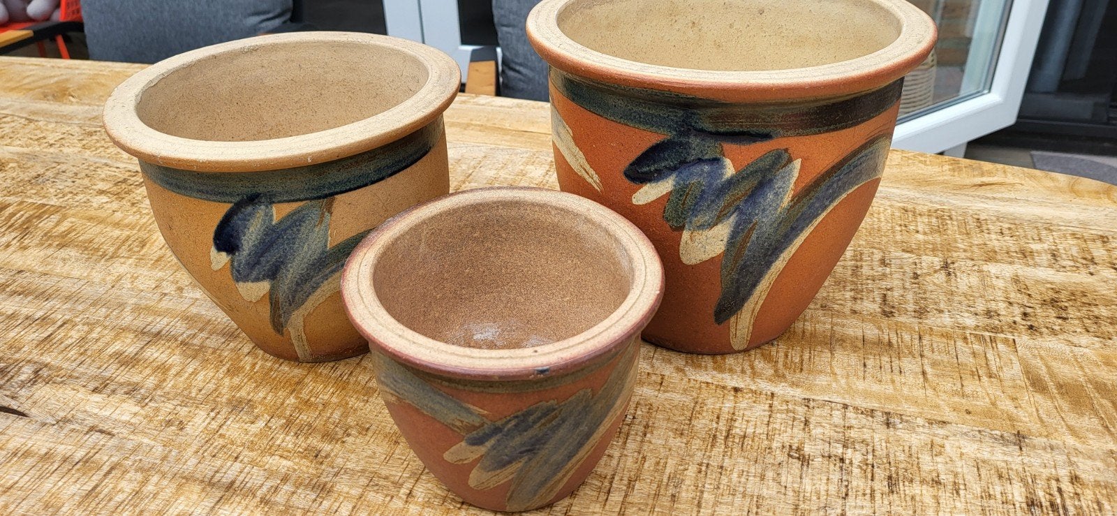 Set van 3 aardewerk bloempotten met decoratie, Gebruikt, Rond, Ophalen of Verzenden, Balkon