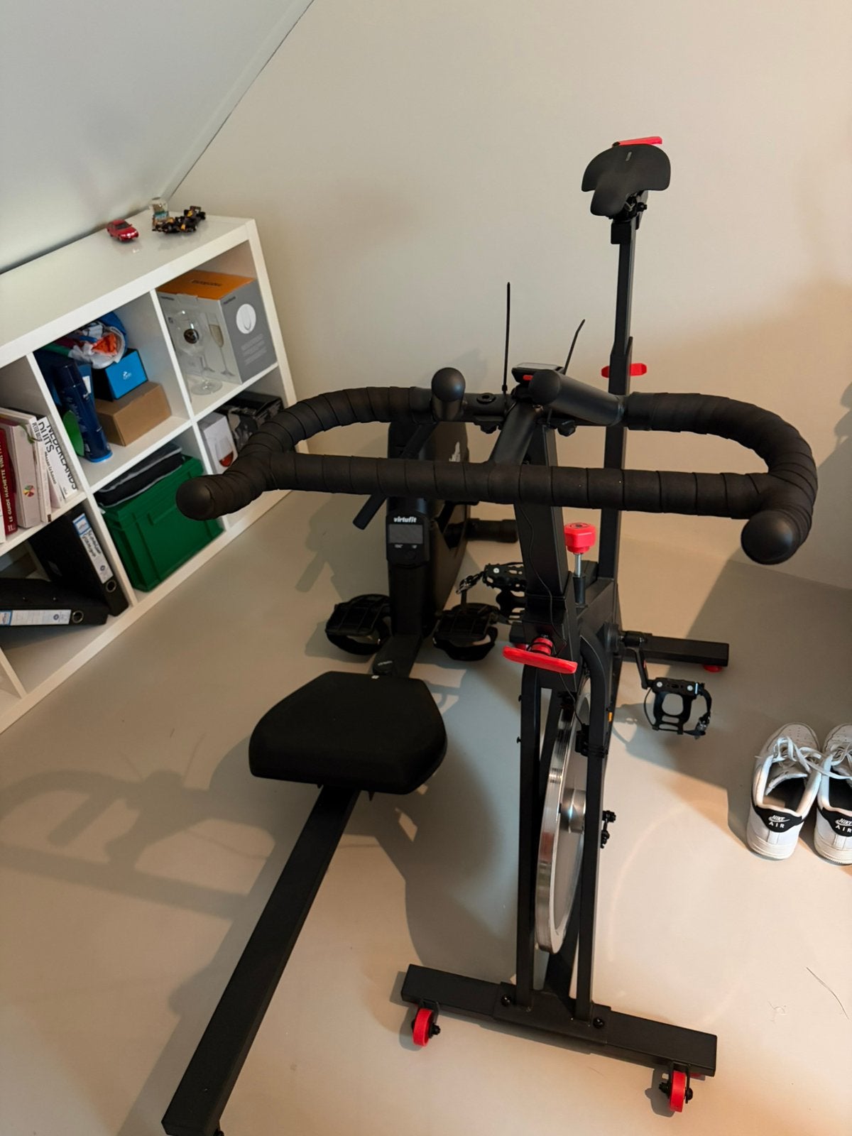 Spinningfiets + roeiapparaat, Sport en Fitness, Fitnessapparatuur, Ophalen, Zo goed als nieuw, Spinningfiets