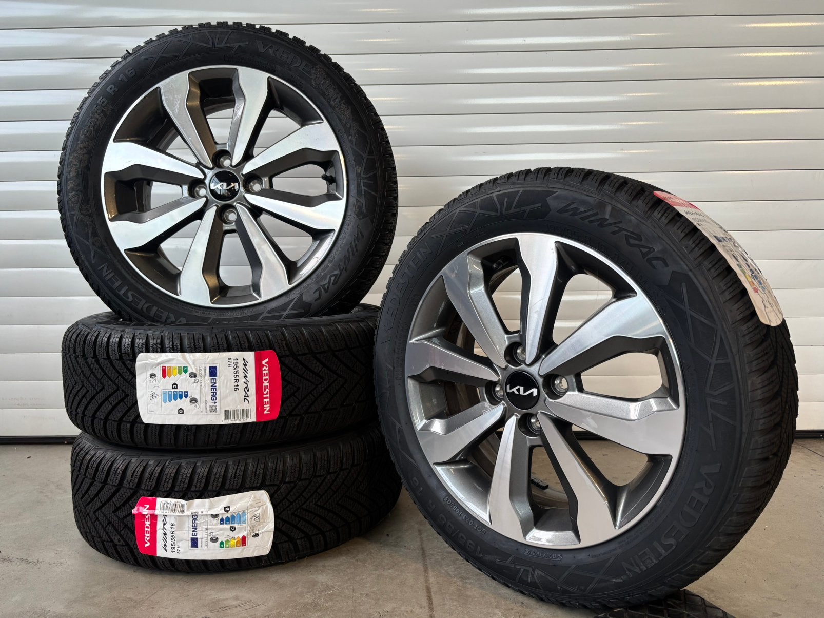 Kia Stonic Winterset 195/55 R16 Vredestein Wintrac pro, Ophalen, 16 inch, Banden en Velgen, Nieuw