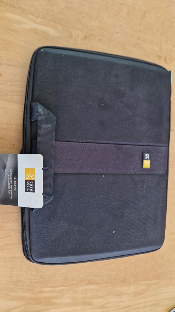Laptophoes 12-13.3 inch voor MacBook, Pro en Air, Ophalen of Verzenden, 13 inch, Gebruikt, Case Logic