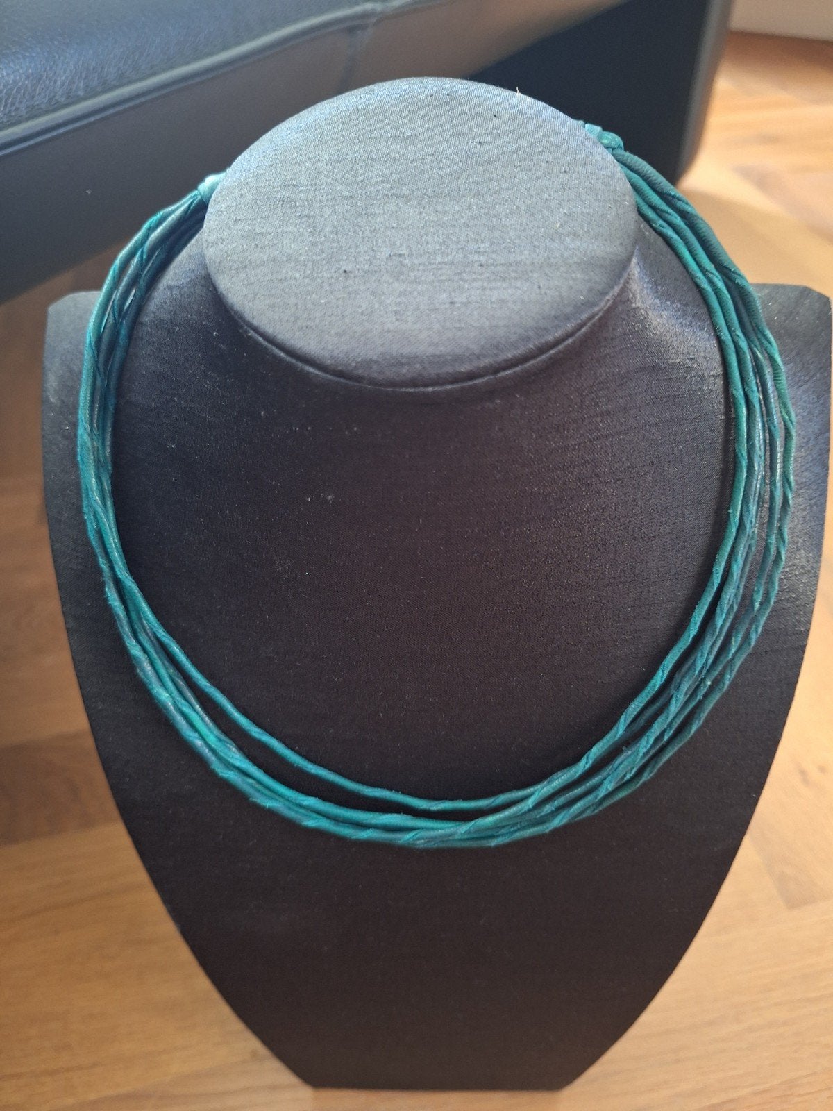 Handgemaakt 6 strengen leren collier, ongedragen, Ophalen of Verzenden, Nieuw, Overige materialen