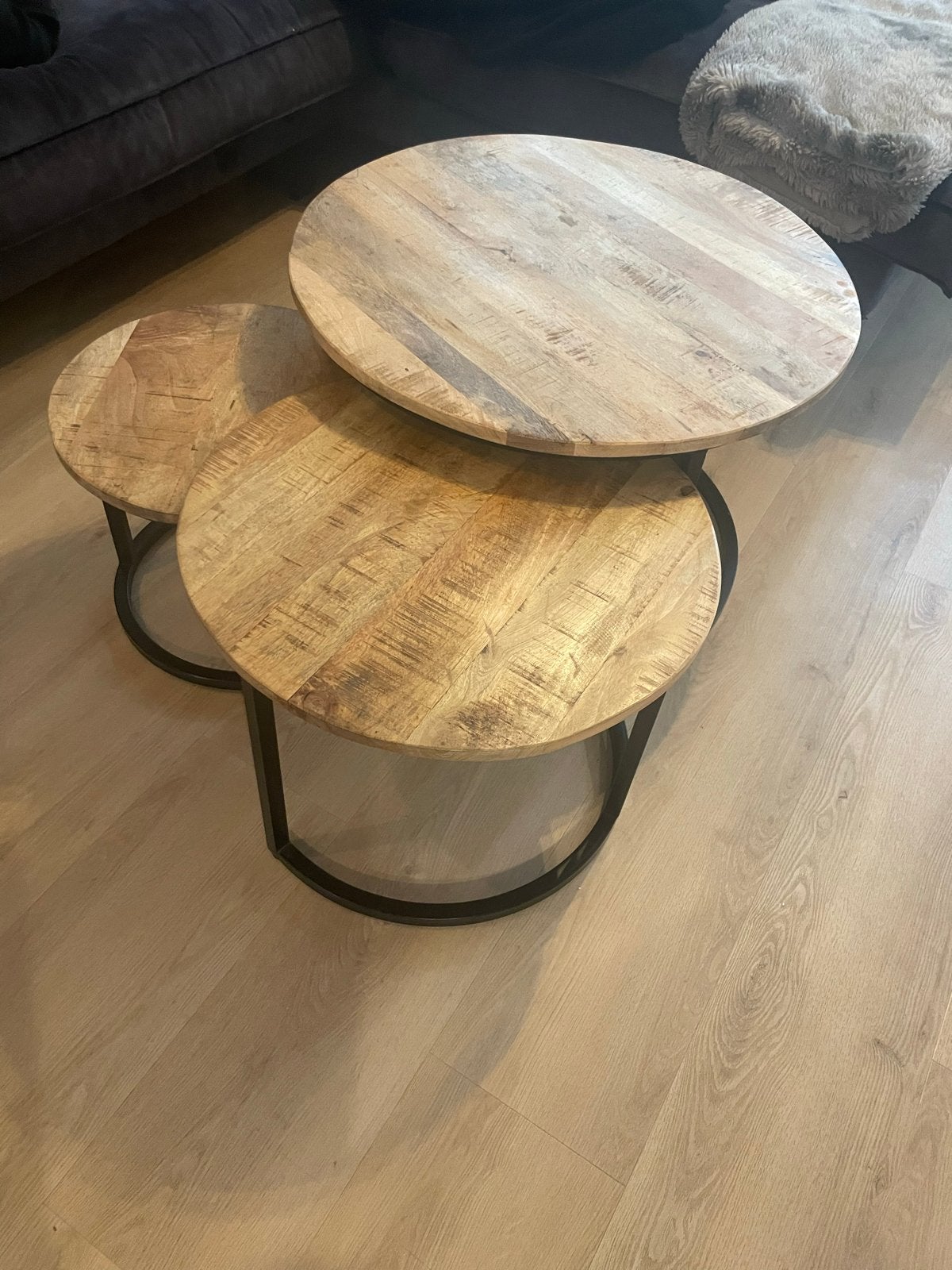 Set van 3 ronde salontafels, mangohout en metaal, Huis en Inrichting, Ophalen, Gebruikt, Rond, 50 tot 100 cm