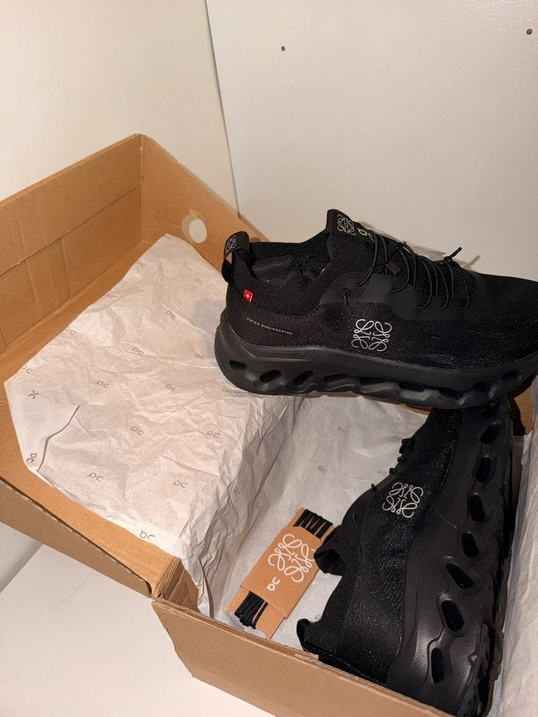 On Running Cloudtilt X LOEWE Sneakers Maat 42EUR, Kleding | Heren, Zwart, Nieuw, Ophalen of Verzenden, Sneakers of Gympen