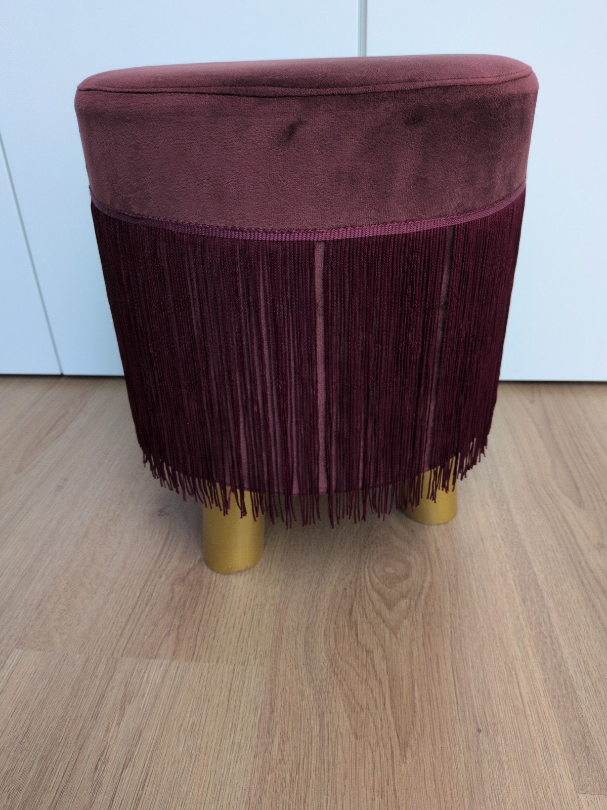 Bordeauxrood fluwelen poef met franjes, Minder dan 50 cm, Rond, Minder dan 50 cm, Ophalen of Verzenden