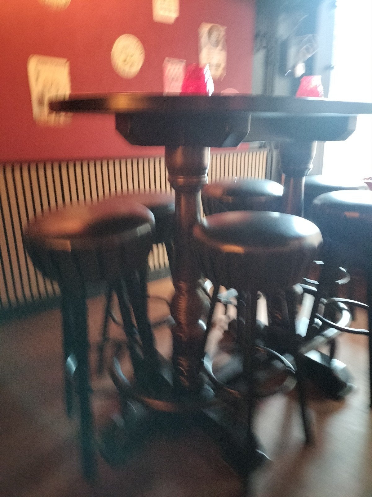 Hoge tafel met 6 barkrukken - Ideaal voor bar of café, Ophalen, Zo goed als nieuw