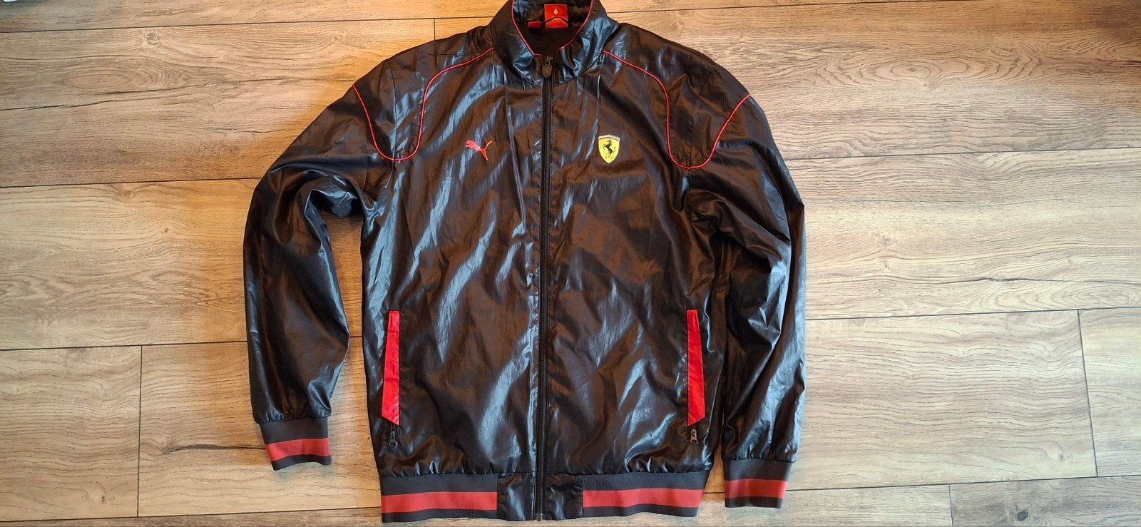 Ferrari Puma Jas Maat L - Zwart met Rode Details, Kleding | Heren, Zwart, Ophalen of Verzenden, Gedragen, Puma