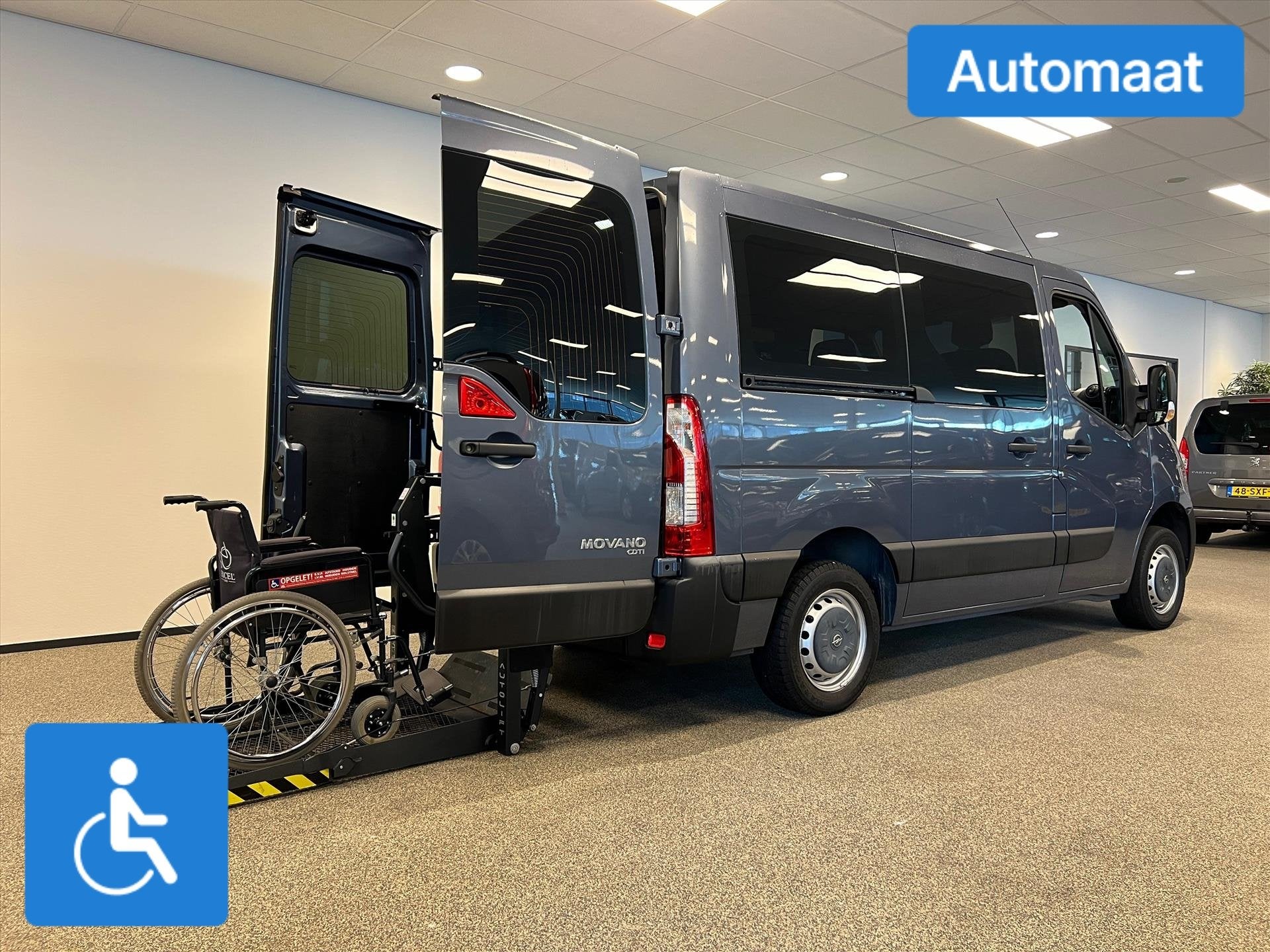 Opel Movano L1H1 Rolstoelbus Automaat, Auto's, Automaat, 12 maanden, Gebruikt, 4 cilinders