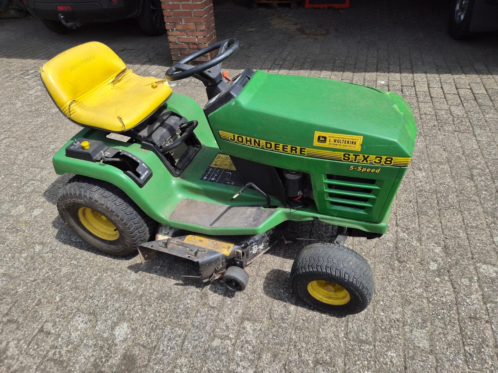 John Deere STX-38 Zitmaaier - 5 Versnellingen, Cirkelmaaier, Gebruikt, Versnellingen, Benzine-grasmaaier