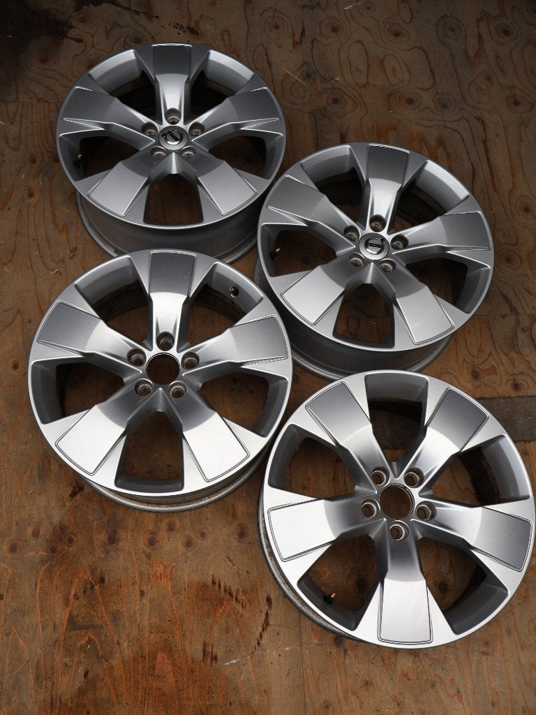 Originele Volvo velgset (31471553) Adv.4, Auto-onderdelen, Banden en Velgen, 18 inch, Gebruikt, *, 235 mm