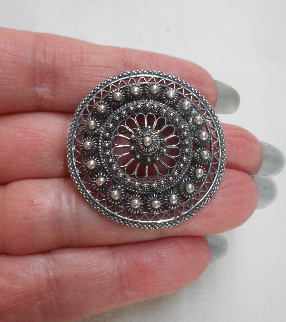 Zilveren Zeeuwse knop broche nr.585