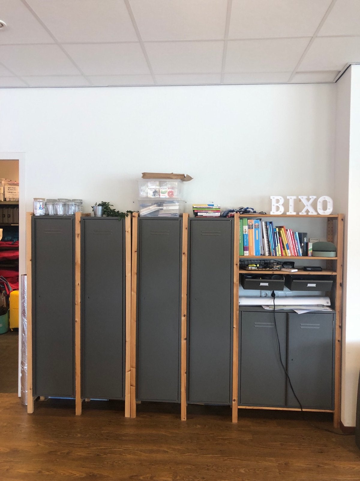 Metalen kast met houten frame, Ophalen, Gebruikt, 200 cm of meer, 150 tot 200 cm